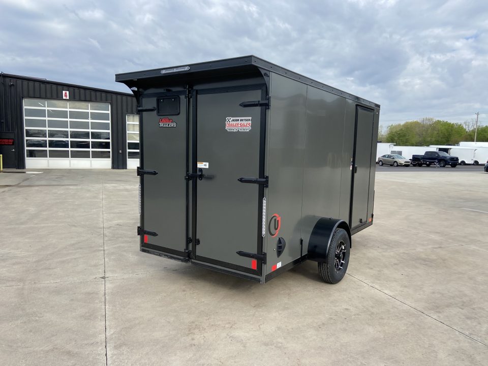 New United UJ-612 Enclosed Trailer