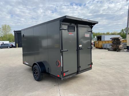 New United UJ-612 Enclosed Trailer