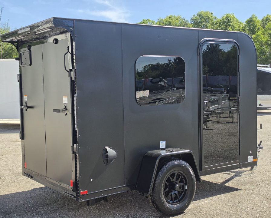 New 5.5 X 10 ENCLOSED TENT TRAILER SINGLE AXLE FOLD OUT BUNK KITCHENETTE TABLE 2027 FOREST RIVER