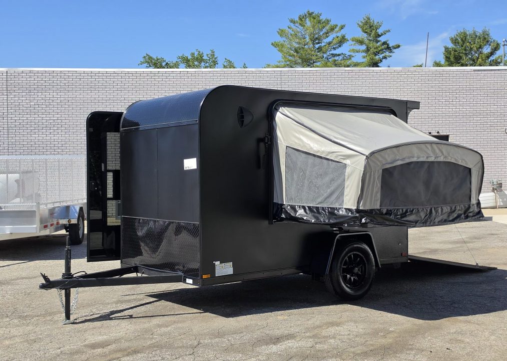 New 5.5 X 10 ENCLOSED TENT TRAILER SINGLE AXLE FOLD OUT BUNK KITCHENETTE TABLE 2027 FOREST RIVER