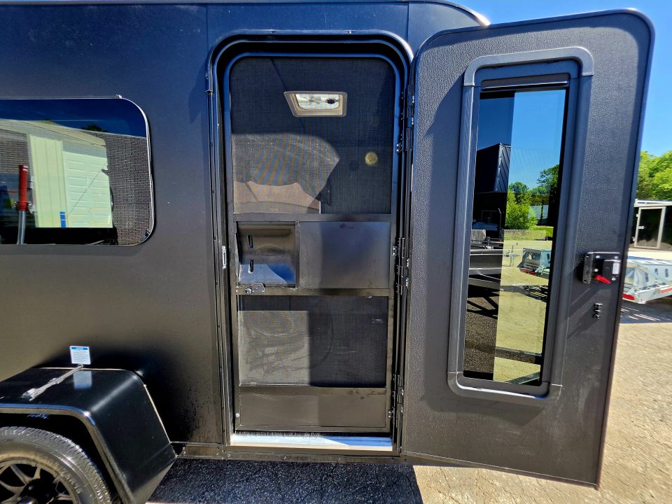 New 5.5 X 10 ENCLOSED TENT TRAILER SINGLE AXLE FOLD OUT BUNK KITCHENETTE TABLE 2027 FOREST RIVER