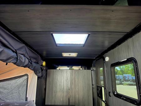 New 5.5 X 10 ENCLOSED TENT TRAILER SINGLE AXLE FOLD OUT BUNK KITCHENETTE TABLE 2027 FOREST RIVER