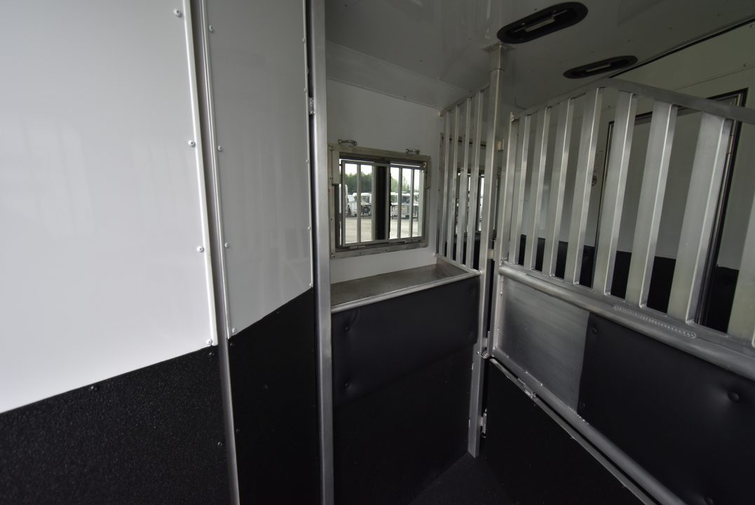 Used 2019 Merhow Trailers Next Generation Horse Trailer