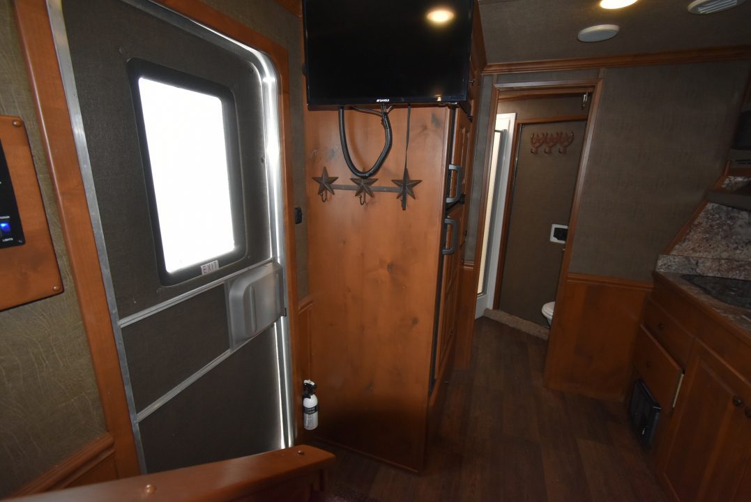 Used 2019 Merhow Trailers Next Generation Horse Trailer