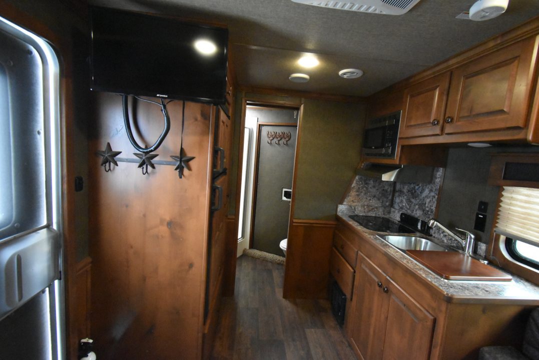 Used 2019 Merhow Trailers Next Generation Horse Trailer