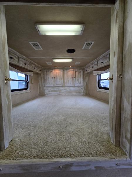 Used 2003 Elite 4 Horse Outlaw Conversion