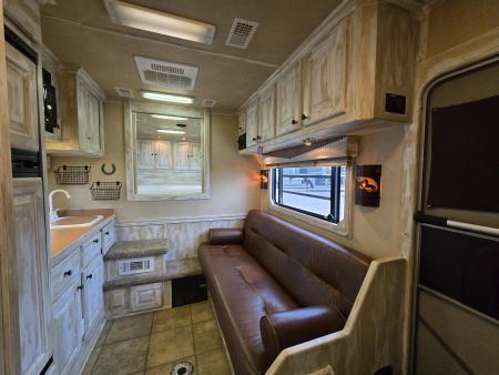 Used 2003 Elite 4 Horse Outlaw Conversion
