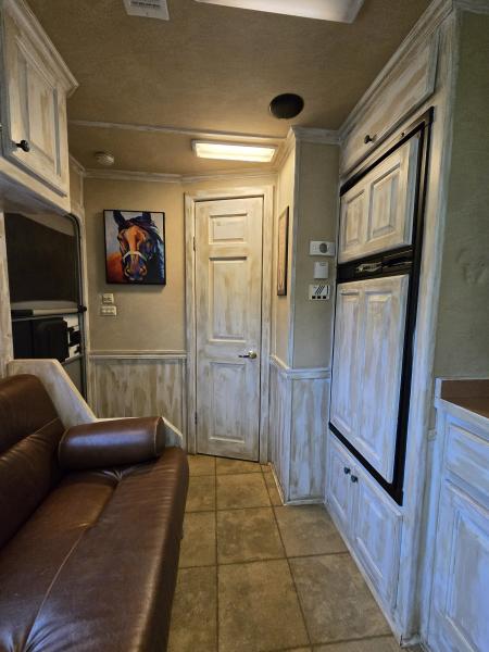 Used 2003 Elite 4 Horse Outlaw Conversion