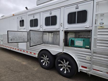 Used 2003 Elite 4 Horse Outlaw Conversion