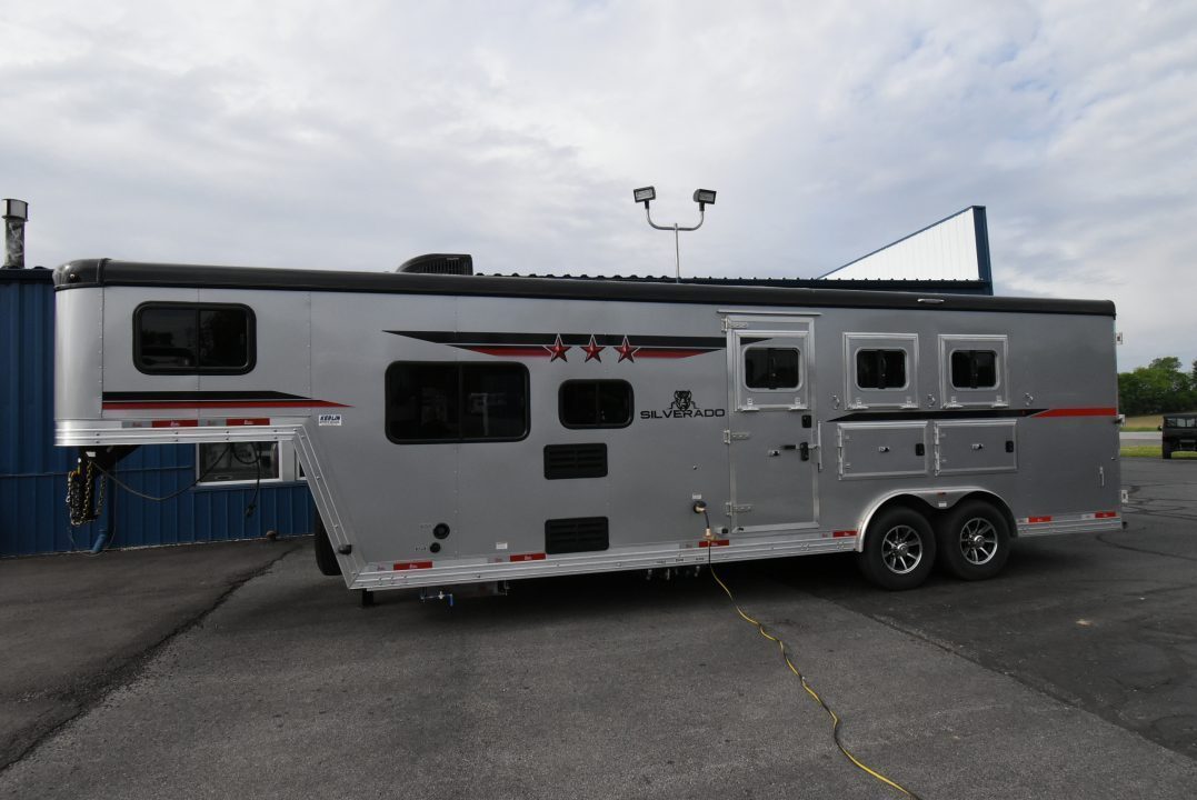 Used 2022 Bison Trailers Silverado 8309 Horse Trailer