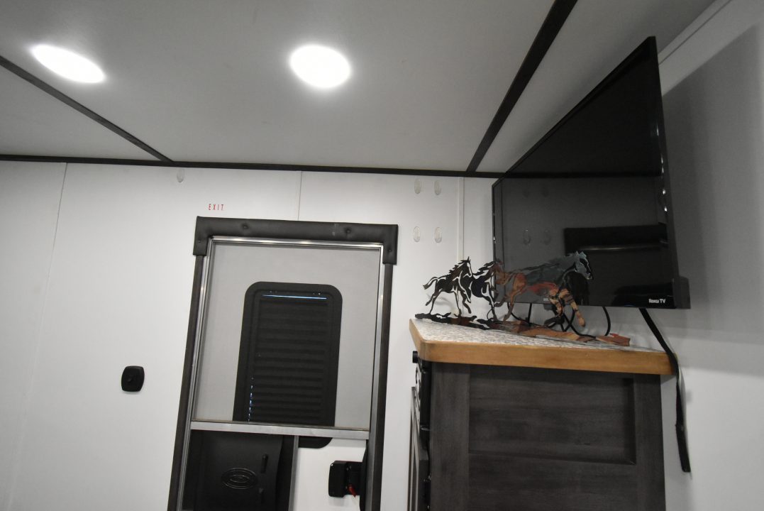 Used 2022 Bison Trailers Silverado 8309 Horse Trailer