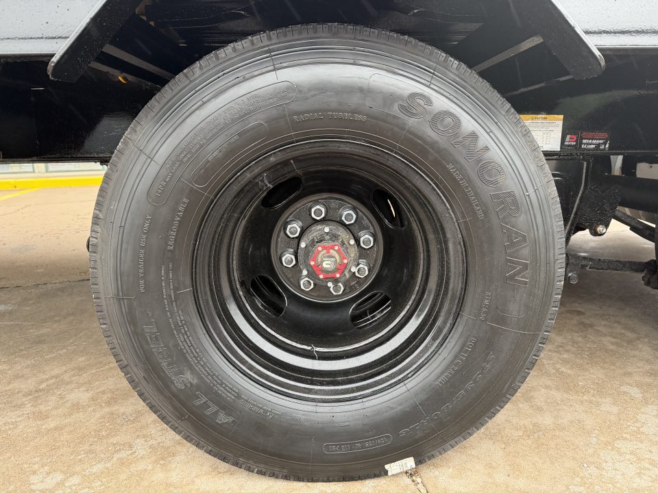 New #385942 2026 LOAD TRAIL GP 34 X 102 DUAL TANDEM LOW-PRO 24K GOOSENECK W/ MAX RAMPS