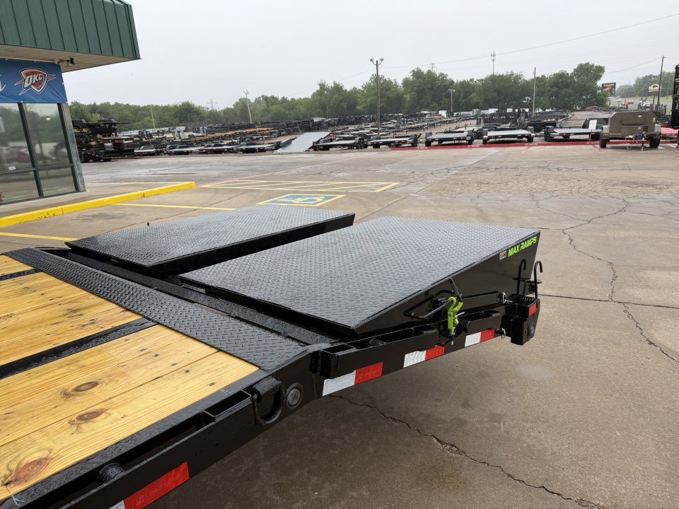 New #385942 2026 LOAD TRAIL GP 34 X 102 DUAL TANDEM LOW-PRO 24K GOOSENECK W/ MAX RAMPS