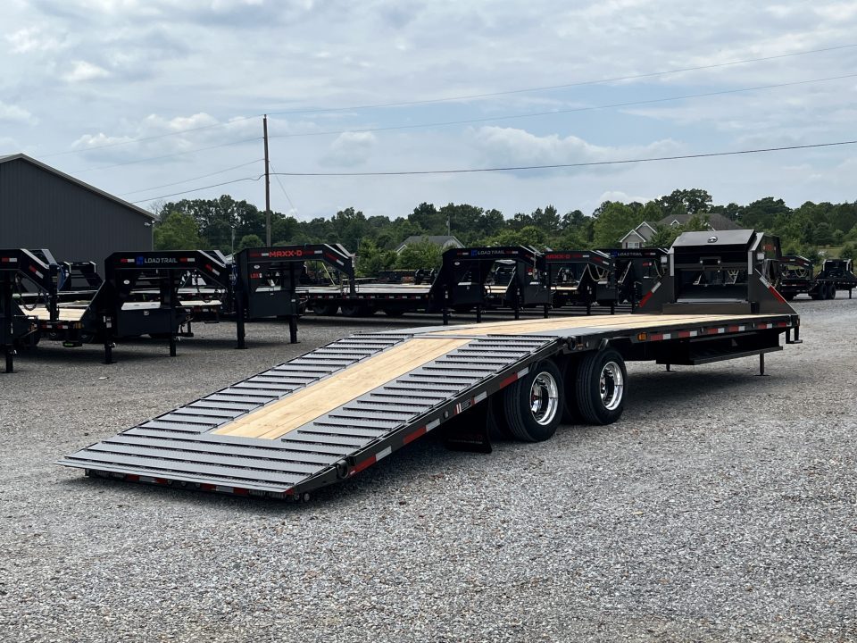 New 2027 MAXXD Gooseneck Trailer | 32' x 102' 30K GVWR