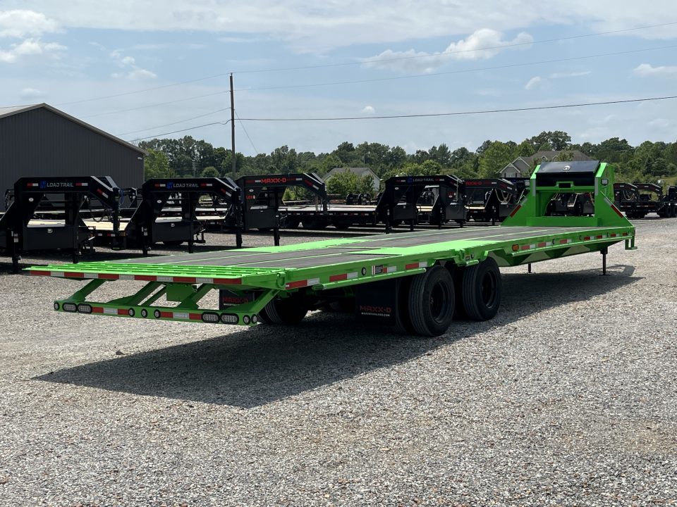 New 2027 MAXXD Hydraulic Dovetail Gooseneck Trailer | 34' x 102' 30K GVWR
