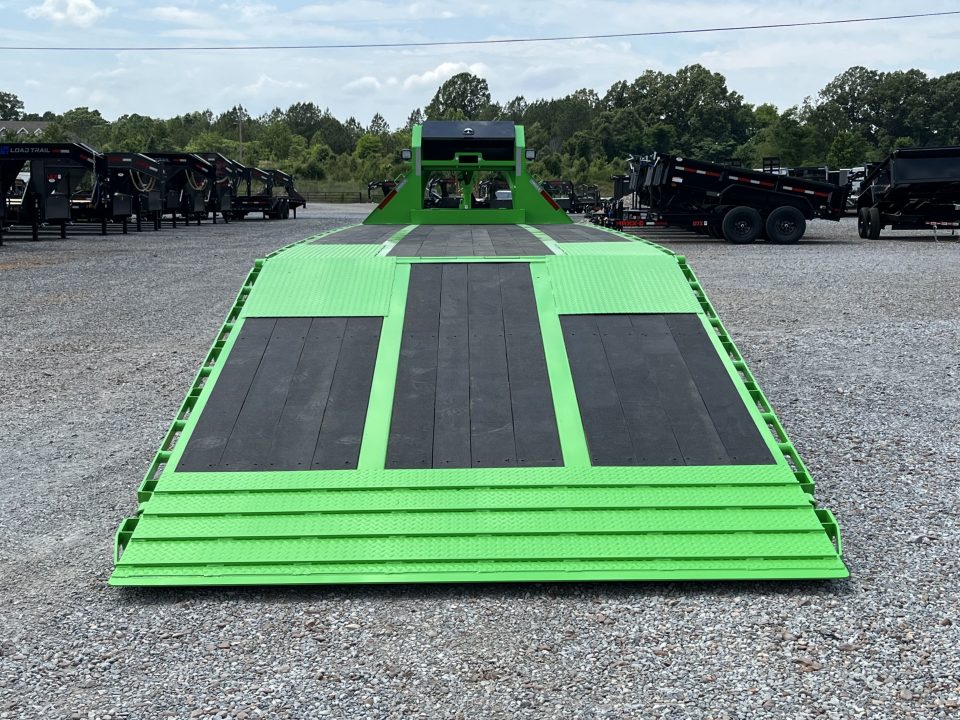 New 2027 MAXXD Hydraulic Dovetail Gooseneck Trailer | 34' x 102' 30K GVWR