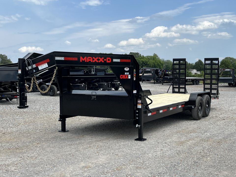 New 2027 MAXXD 83"x24' 15.6k Gooseneck Equipment Trailer