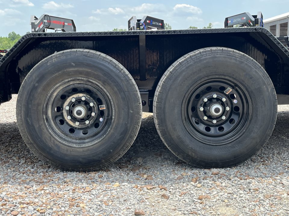 New 2027 MAXXD 83"x24' 15.6k Gooseneck Equipment Trailer