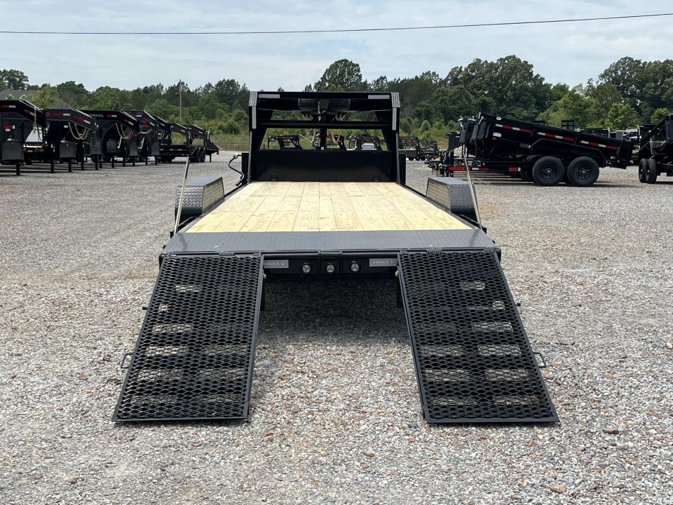 New 2027 MAXXD 83"x24' 15.6k Gooseneck Equipment Trailer