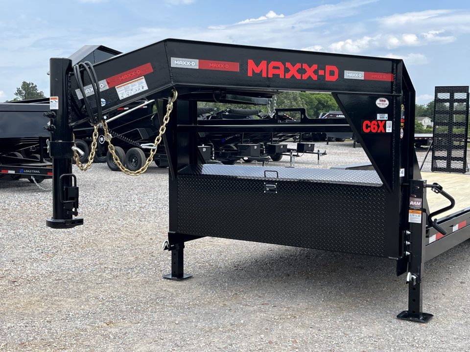 New 2027 MAXXD 83"x24' 15.6k Gooseneck Equipment Trailer
