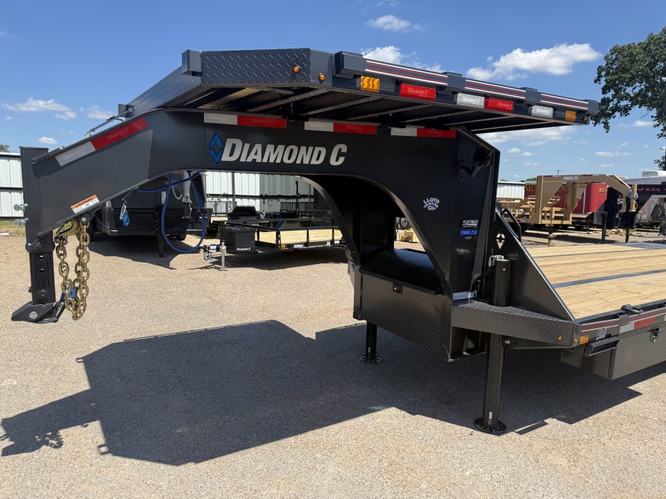 New 2026 Diamond C Trailers FMAX216 102X32 HYD PACESETTER Gooseneck Bodies
