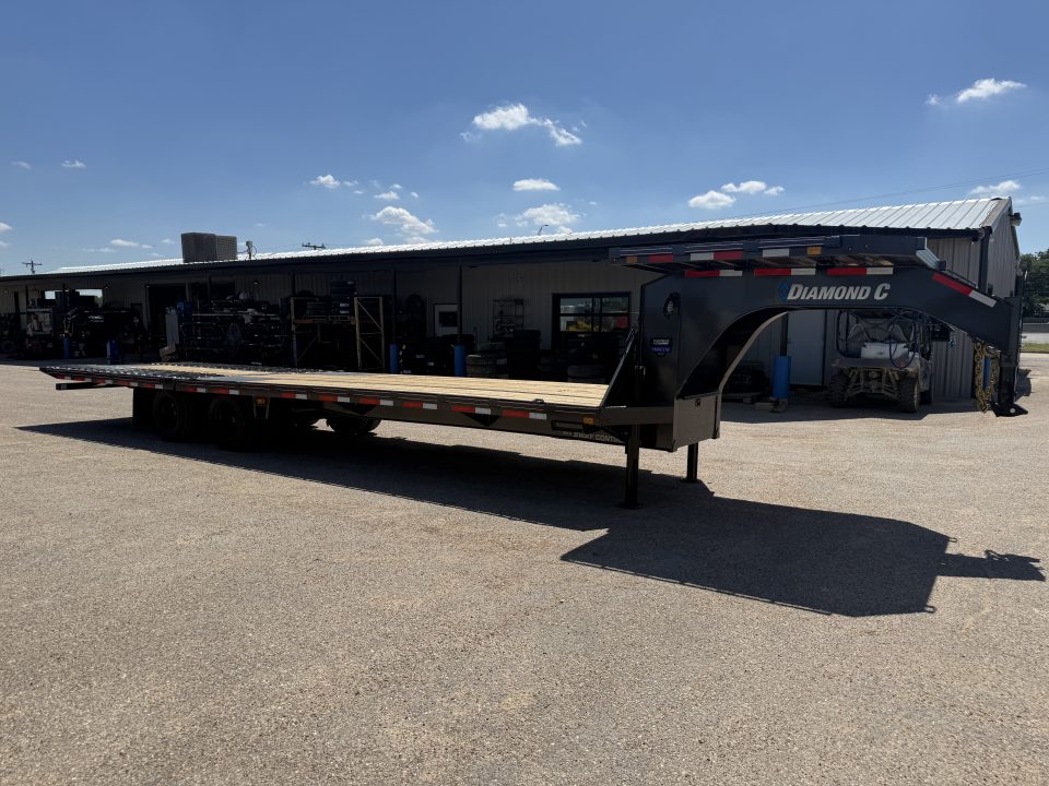 New 2026 Diamond C Trailers FMAX216 102X32 HYD PACESETTER Gooseneck Bodies