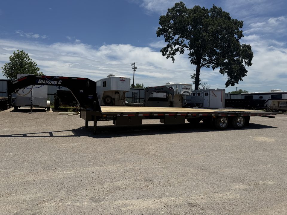 New 2026 Diamond C Trailers FMAX212 35X102 HYD Gooseneck Bodies