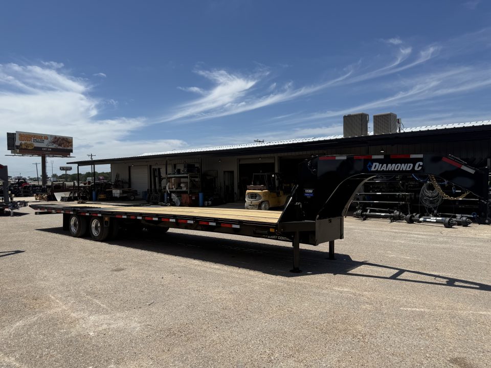 New 2026 Diamond C Trailers FMAX212 35X102 HYD Gooseneck Bodies