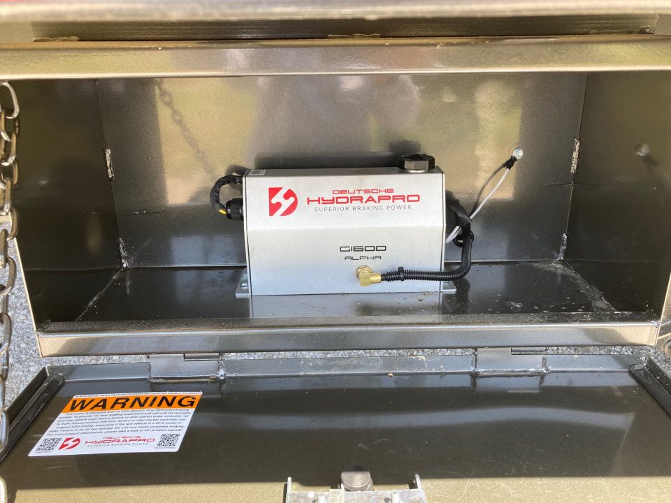 New 2027 MAXX-D 102X32 TANDEM 25.9K GN W/ HYDROJACKS & MAX RAMPS