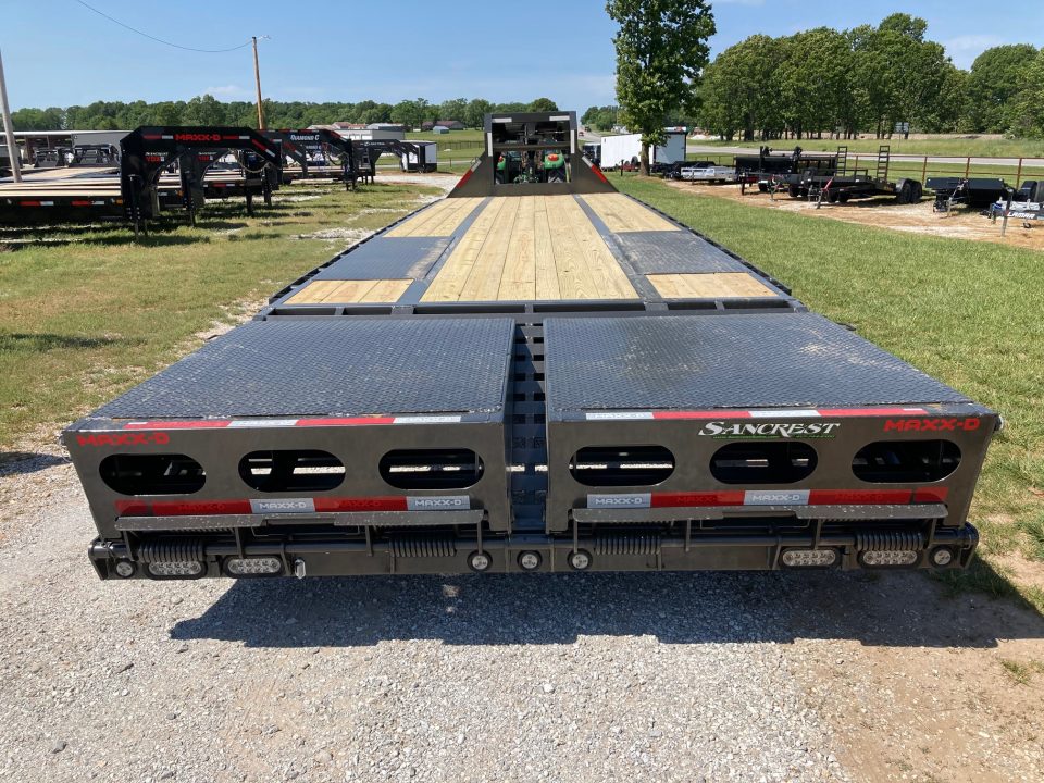 New 2027 MAXX-D 102X32 TANDEM 25.9K GN W/ HYDROJACKS & MAX RAMPS