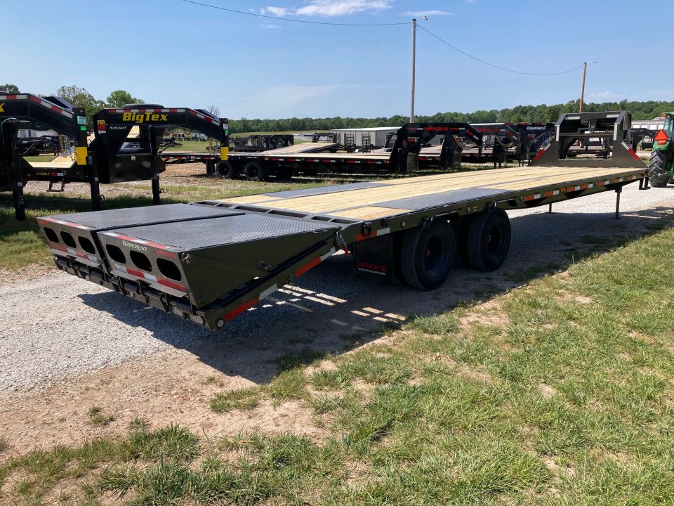 New 2027 MAXX-D 102X32 TANDEM 25.9K GN W/ HYDROJACKS & MAX RAMPS