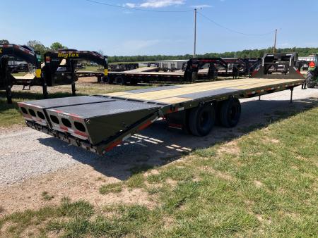 New 2027 MAXX-D 102X32 TANDEM 25.9K GN W/ HYDROJACKS & MAX RAMPS
