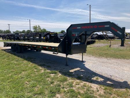 New 2027 MAXX-D 102X32 TANDEM 25.9K GN W/ HYDROJACKS & MAX RAMPS