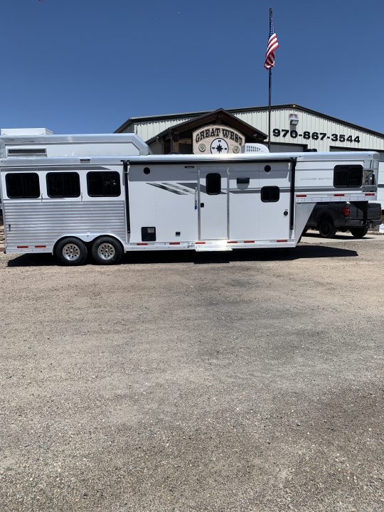 Used 2021 SMC 3H GN Horse Trailer