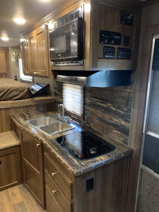 Used 2021 SMC 3H GN Horse Trailer
