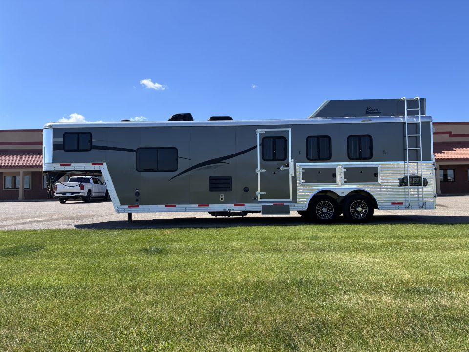 Used 2015 Bison Trailers 3H 10'LQ Horse Trailer