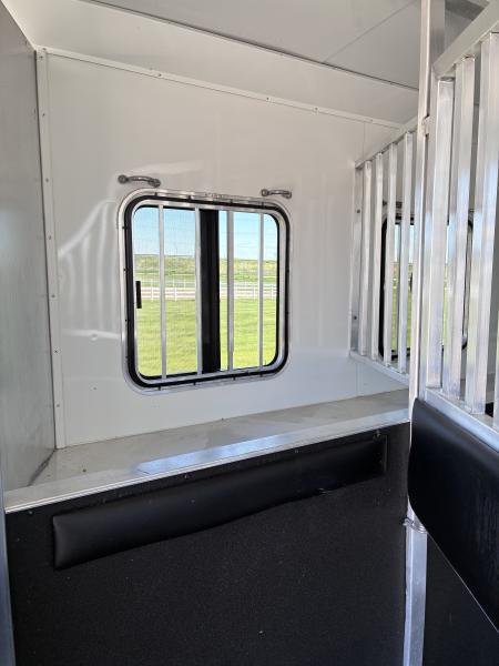 Used 2015 Bison Trailers 3H 10'LQ Horse Trailer