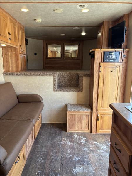 Used 2015 Bison Trailers 3H 10'LQ Horse Trailer