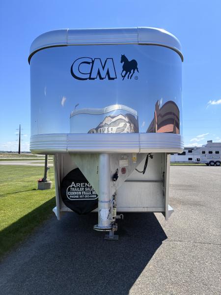 Used 2002 CM Trailers 3H GN Horse Trailer