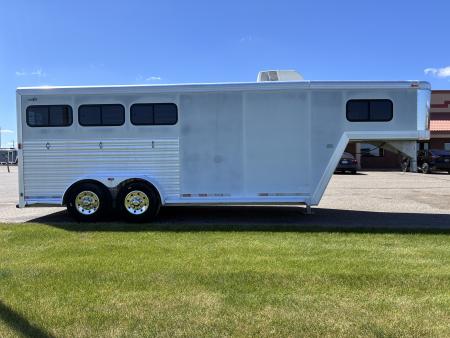 Used 2002 CM Trailers 3H GN Horse Trailer