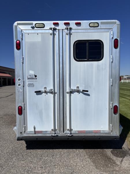 Used 2002 CM Trailers 3H GN Horse Trailer
