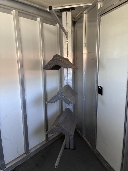 Used 2002 CM Trailers 3H GN Horse Trailer
