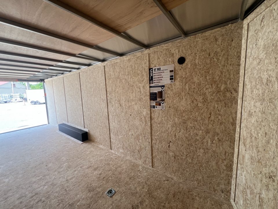 New 2026 Look Trailers 8.5X24 10K DLX RAMP DOOR Cargo / Enclosed Trailer
