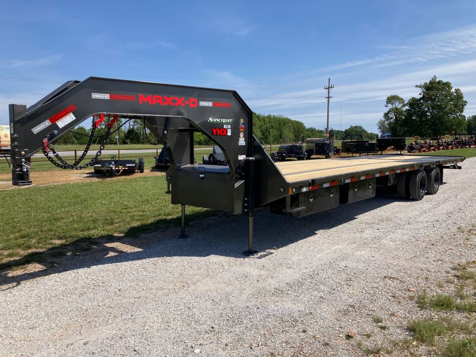 New 2027 MAXX-D 102X34 TANDEM 40K GN HYDROTAIL W/ BLACKWOOD RUNNERS, HYDROJACKS, DISC BRAKES & WIRELESS REMOTE Deckover Trailer