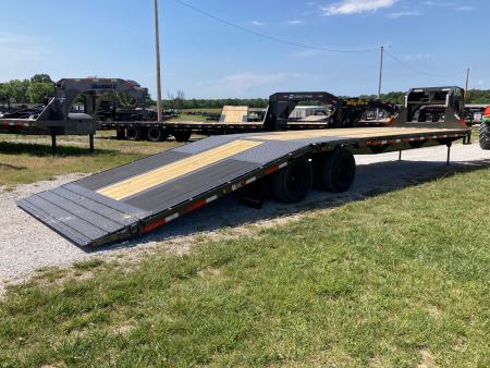 New 2027 MAXX-D 102X34 TANDEM 40K GN HYDROTAIL W/ BLACKWOOD RUNNERS, HYDROJACKS, DISC BRAKES & WIRELESS REMOTE Deckover Trailer
