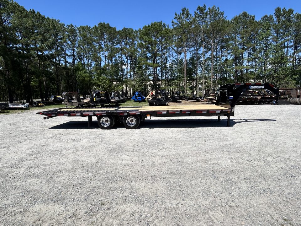 New 2026 Diamond C FMAX212 Hydraulic Dovetail & Jacks, PACESETTER, Disc Brakes, 12K Axles, 8.5x30 (18tDeck+12ftDove)=30ft