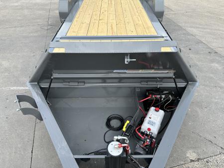 New Diamond C 20' Hydraulic Dampening Tilt with Hydraulic Jack (HDT 207)