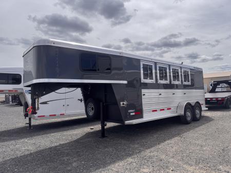 New 2026 Logan Coach Bullseye 4H GN Horse Trailer