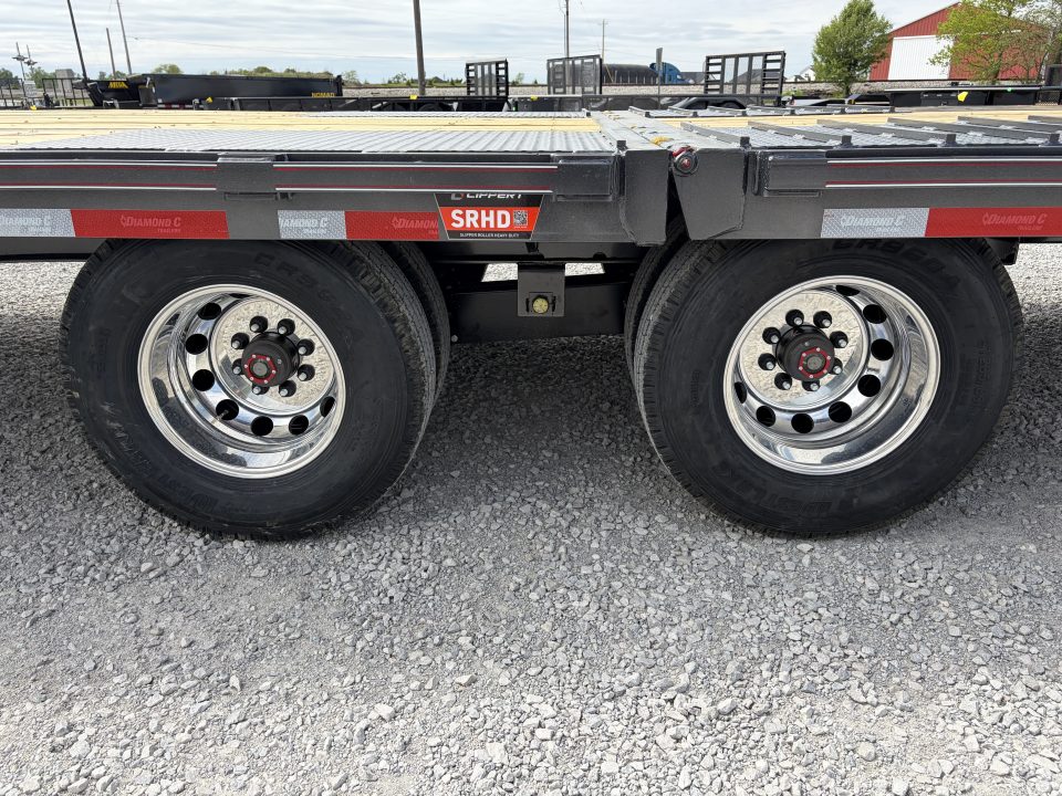 New 2026 Diamond C Trailers FMAX210L32X102HDT (32' X 102") 25K Hydraulic Dove Tail Flatbed Trailer