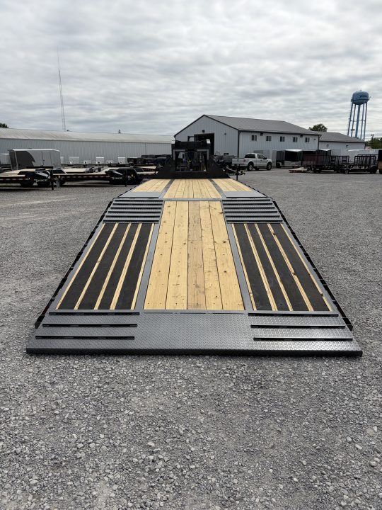 New 2026 Diamond C Trailers FMAX210L32X102HDT (32' X 102") 25K Hydraulic Dove Tail Flatbed Trailer